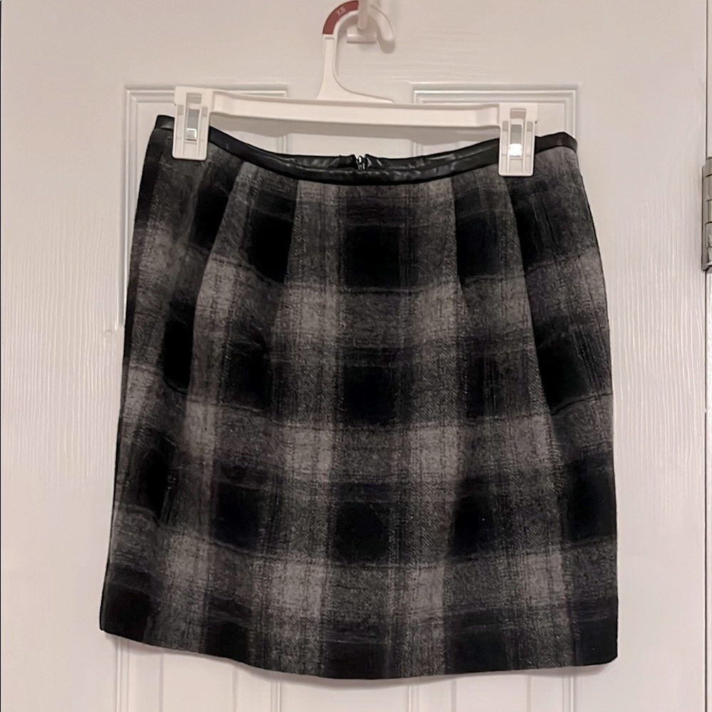 GAP Black and Gray Plaid Skirt